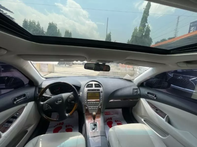 Lexus ES 350   - 2011