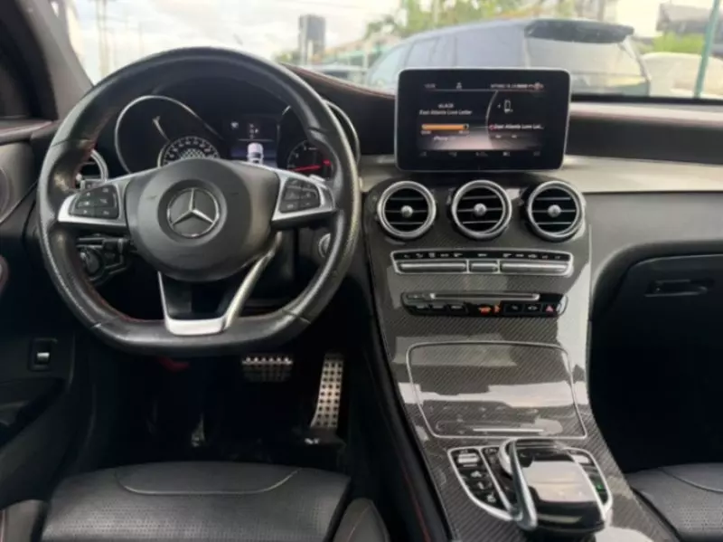 Mercedes-Benz GLC 300   - 2019