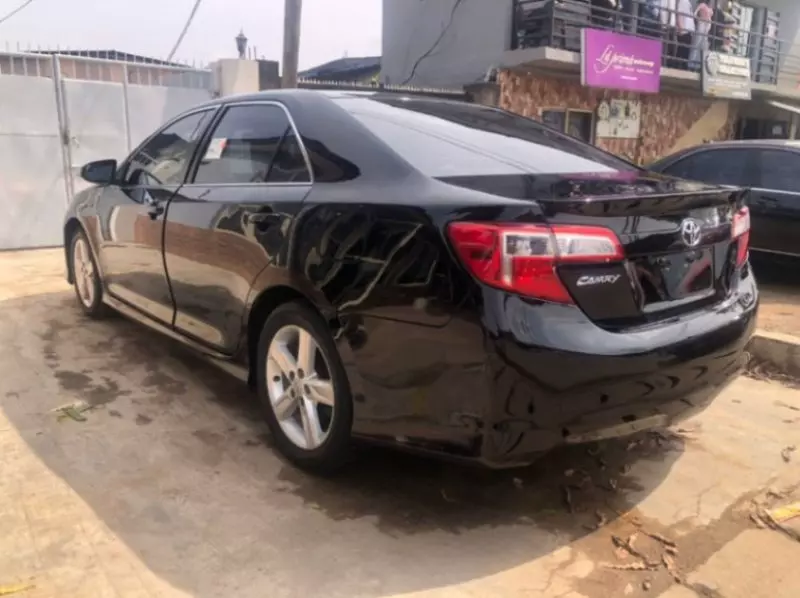 Toyota Camry   - 2013