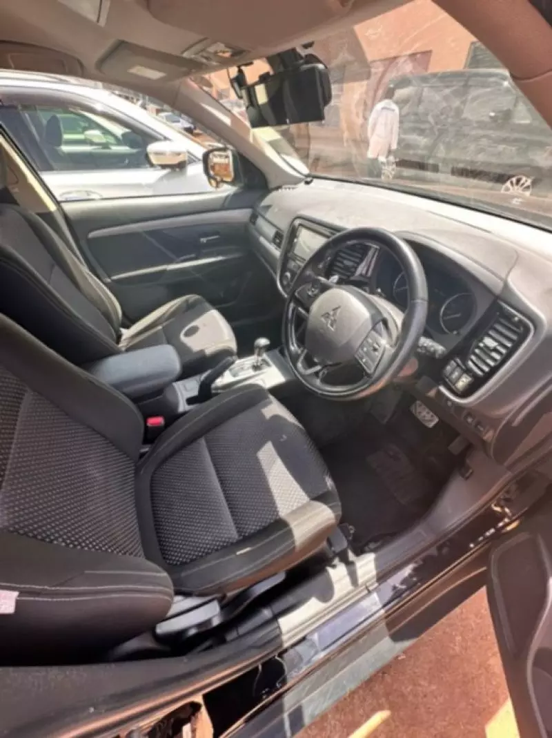 Mitsubishi OUTLANDER   - 2017