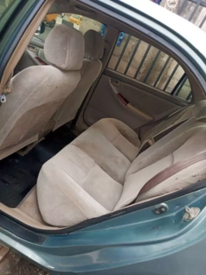 Toyota Corolla - 2005