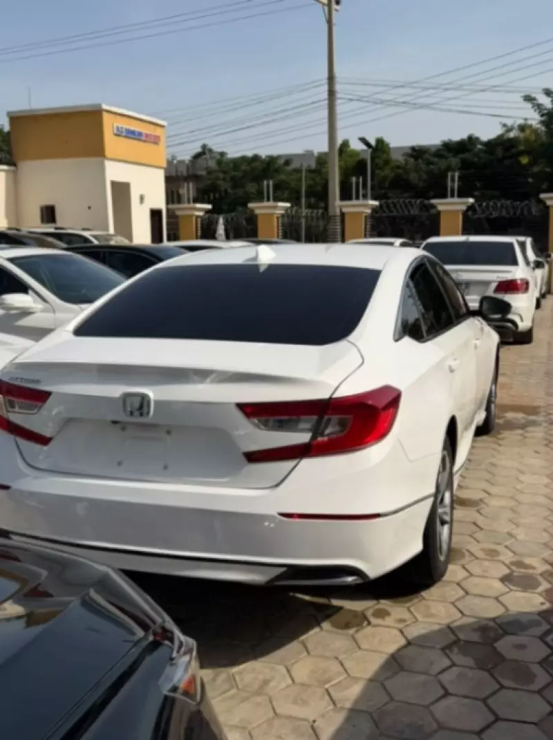 Honda Accord   - 2018