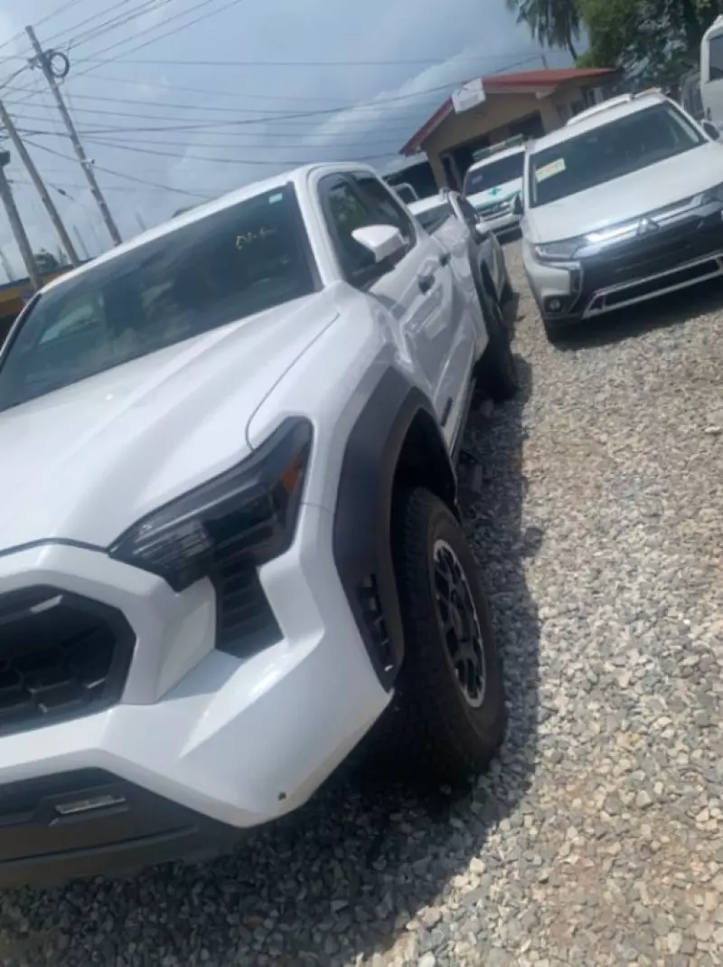 Toyota Tacoma   - 2024