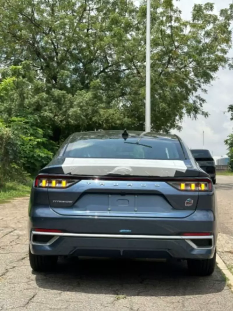 Ford Taurus   - 2025