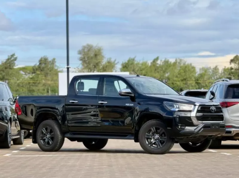 Toyota Hilux   - 2021