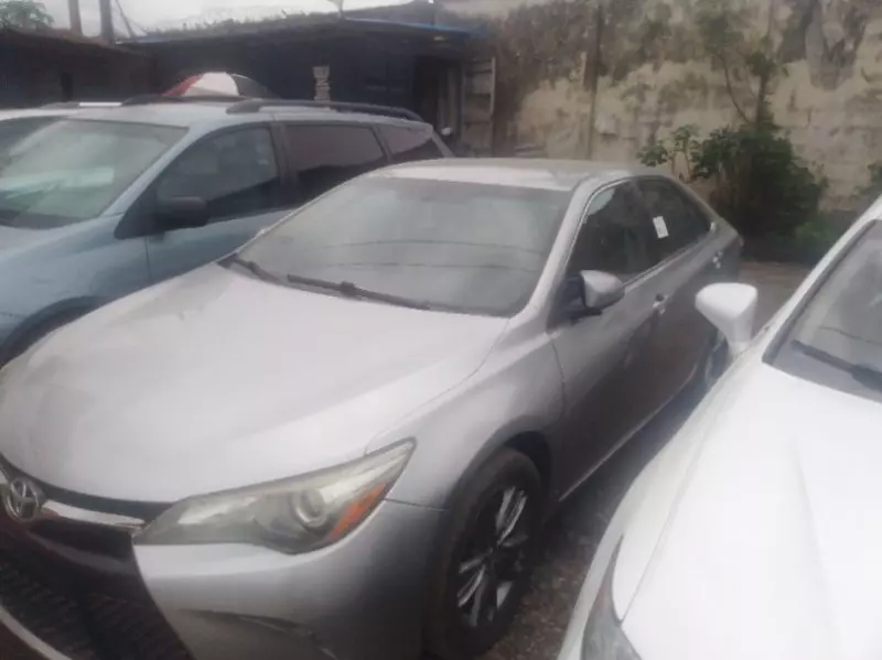 TOYOTA Camry - 2016