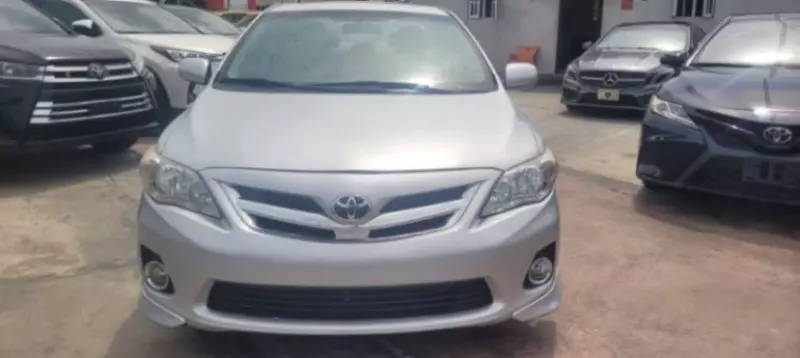 Toyota Corolla   - 2012