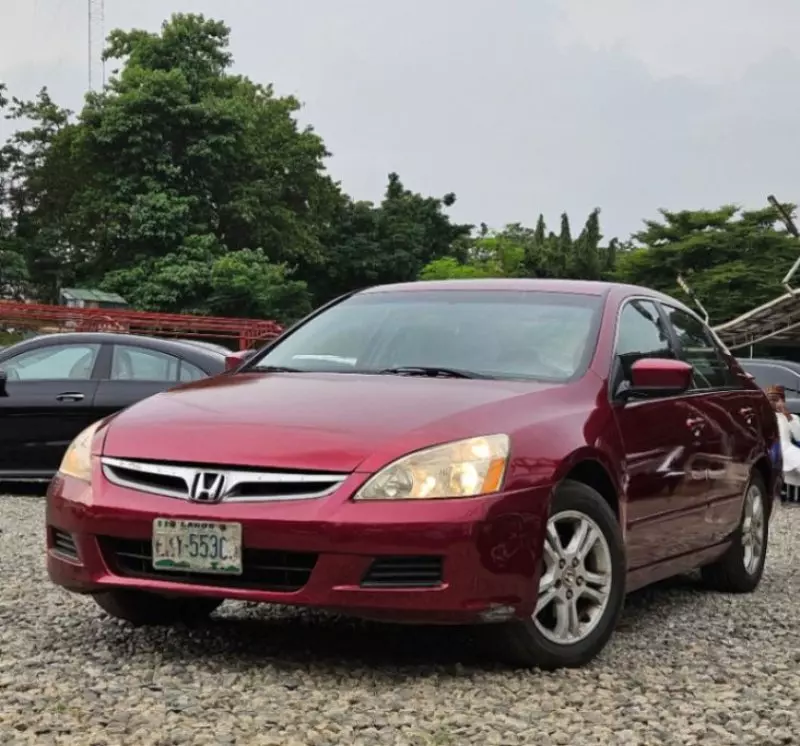 Honda Accord   - 2006
