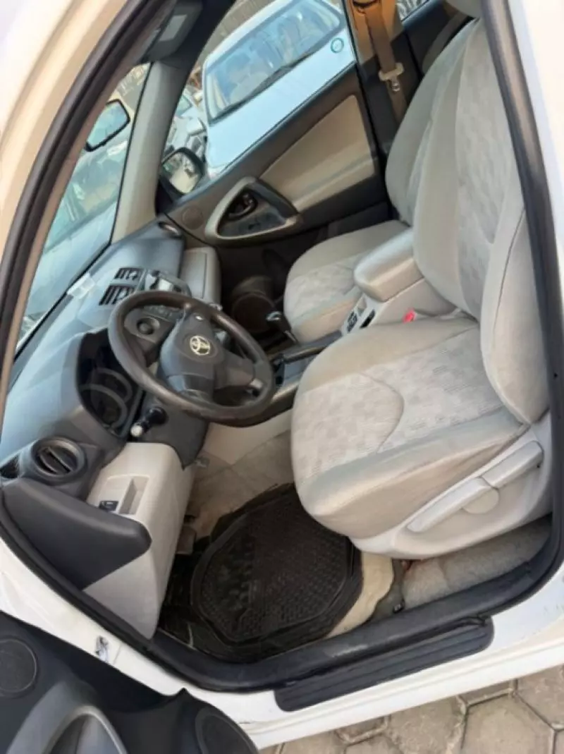 Toyota RAV 4   - 2010