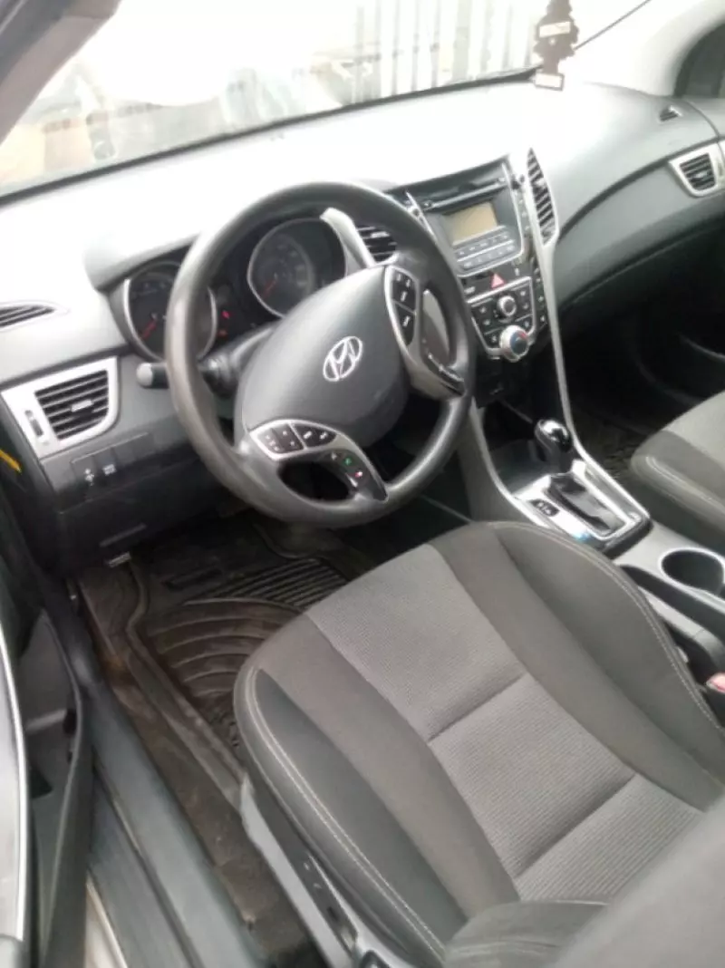 Hyundai Elantra   - 2014