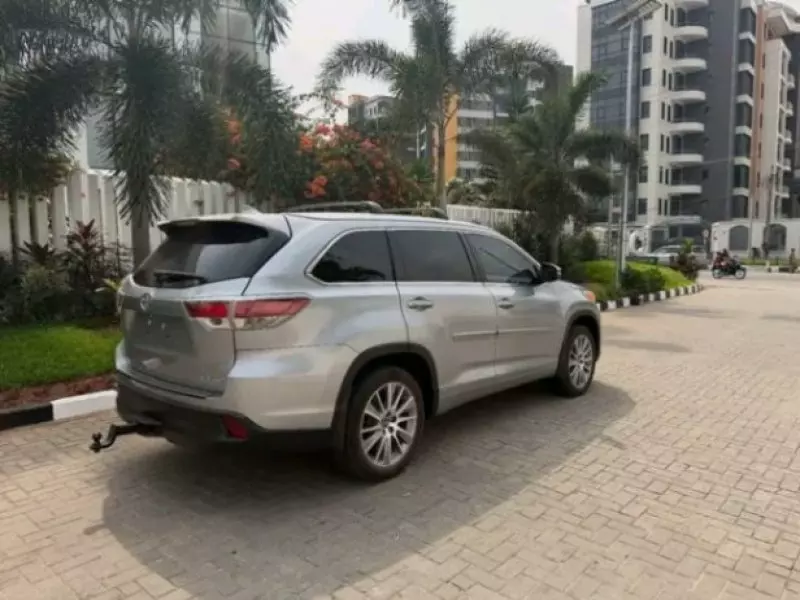 Toyota Highlander   - 2013