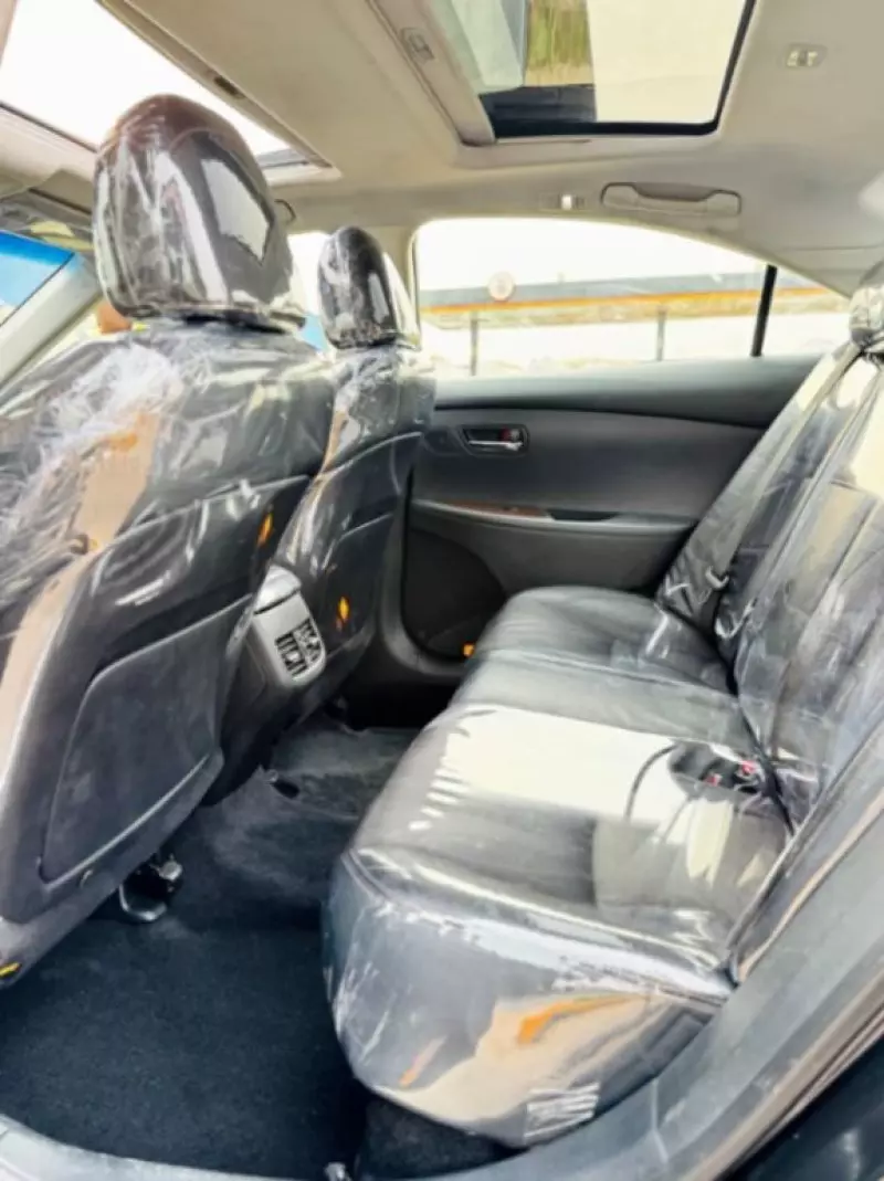 Lexus ES   - 2010