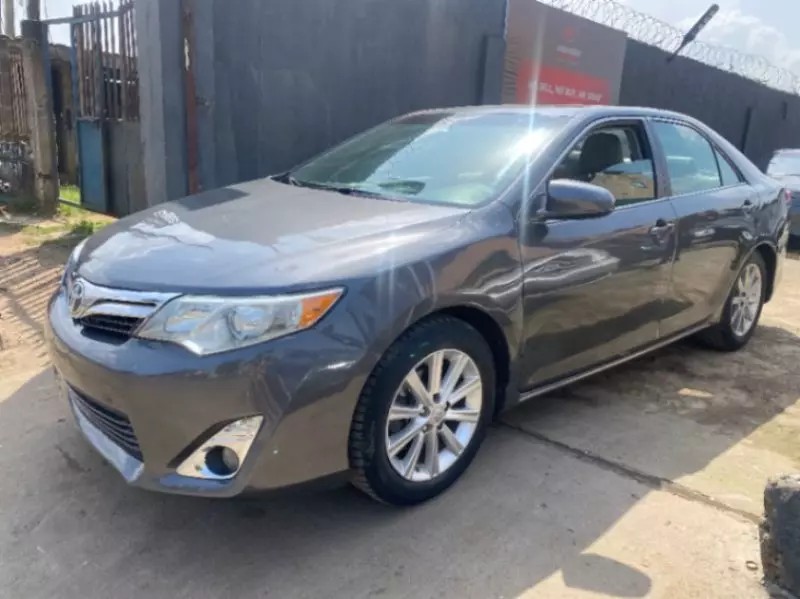Toyota Camry   - 2012