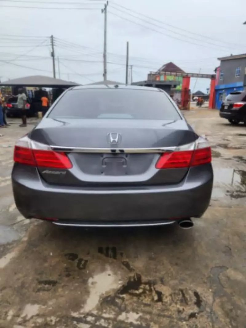Honda Accord - 2012