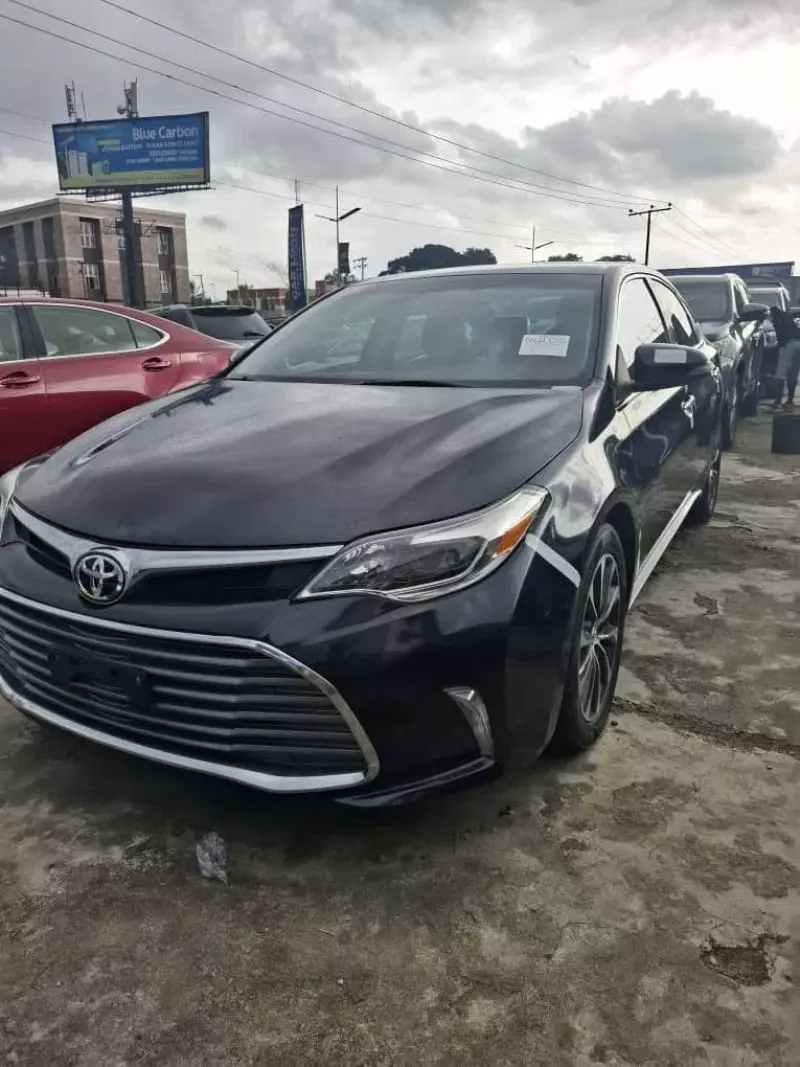 Toyota Avalon   - 2016