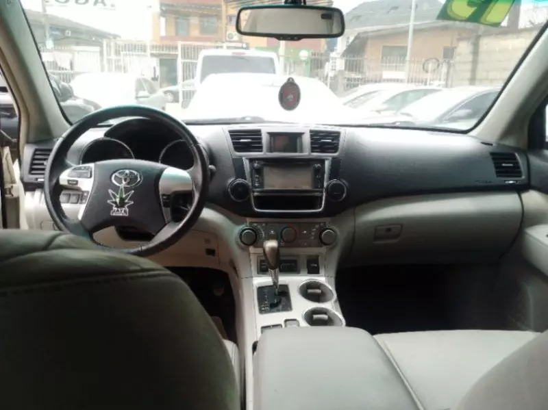 TOYOTA Highlander   - 2014