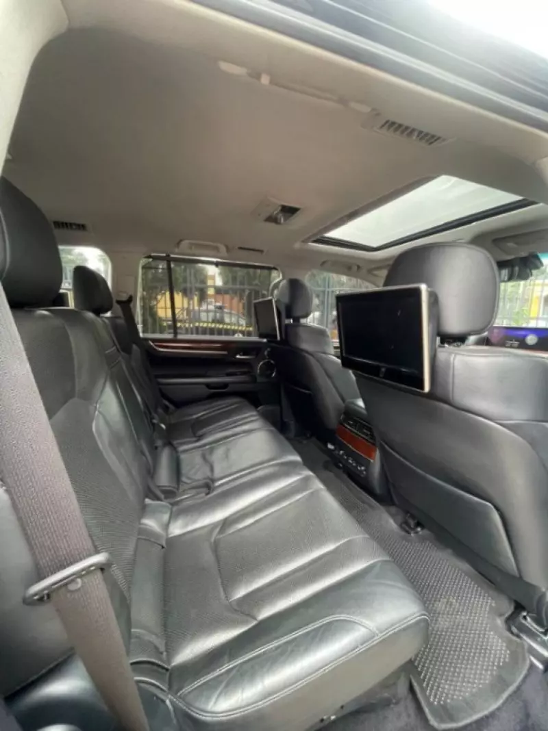 Lexus LX 570   - 2016