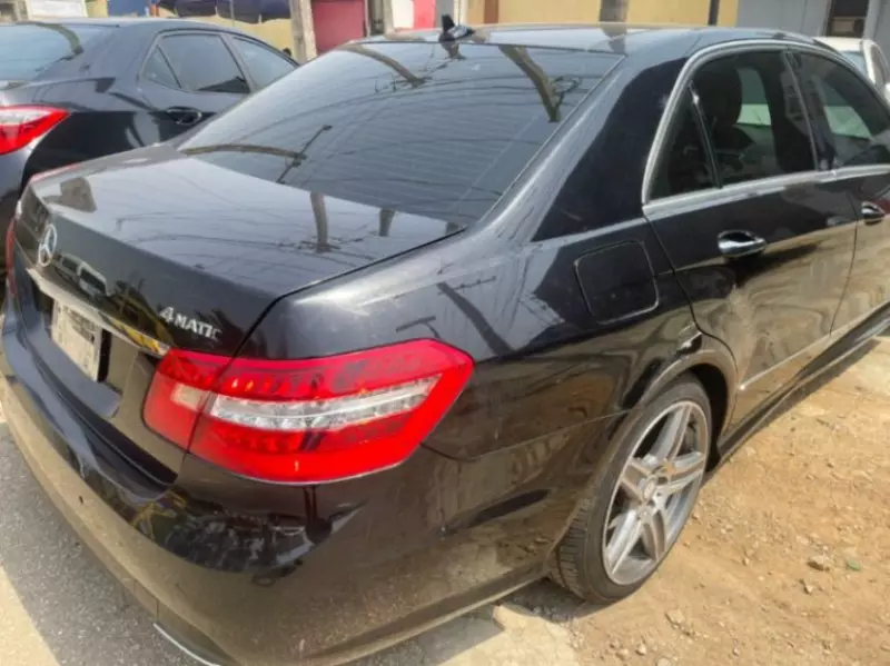 Mercedes-Benz E350   - 2013