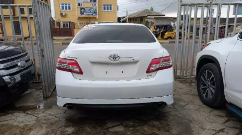 Toyota Camry - 2010