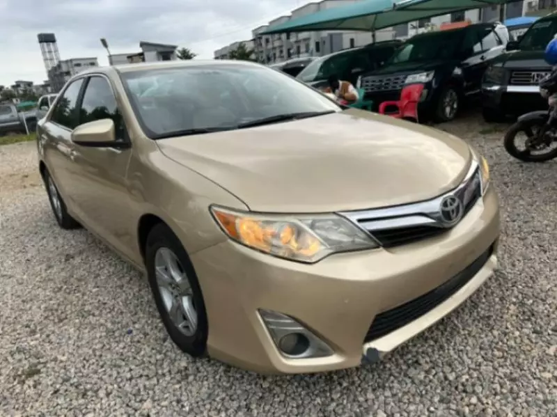 TOYOTA Camry   - 2012