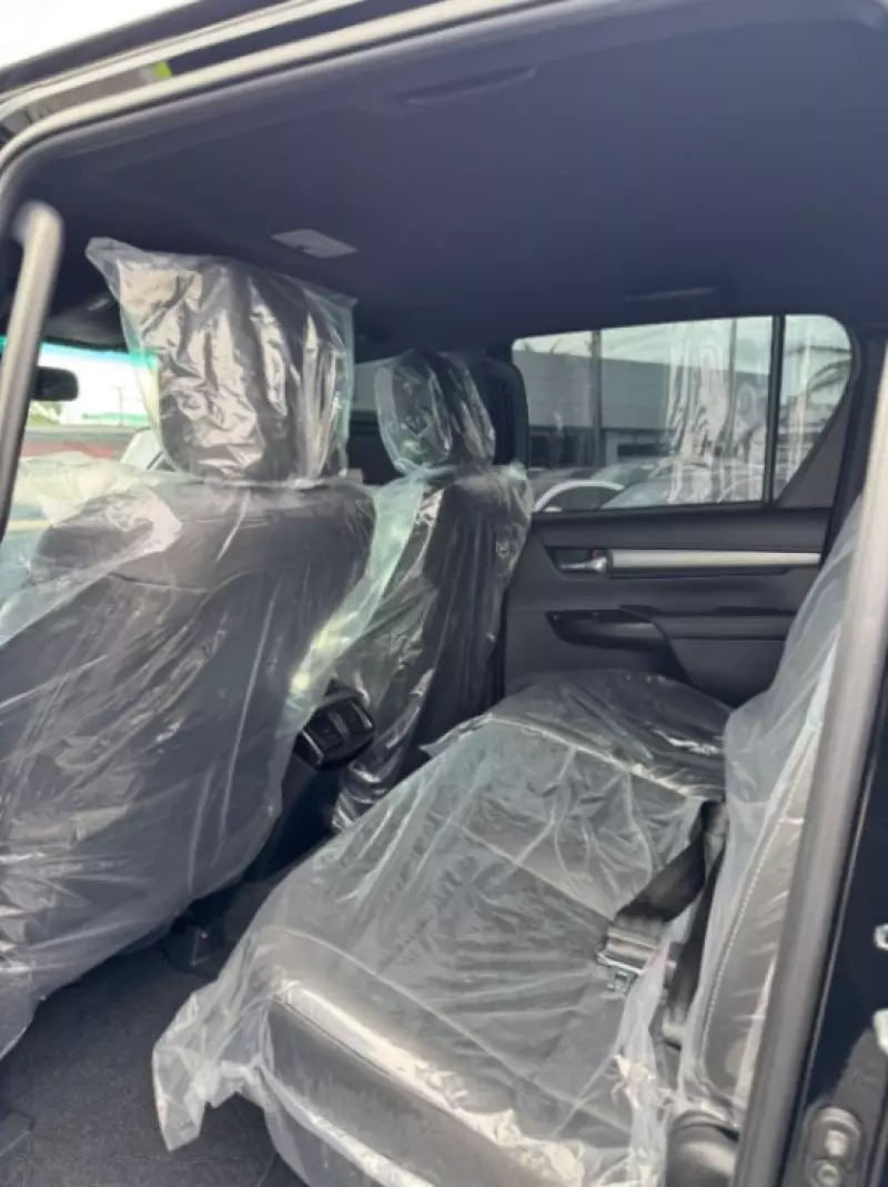 Toyota Hilux   - 2025