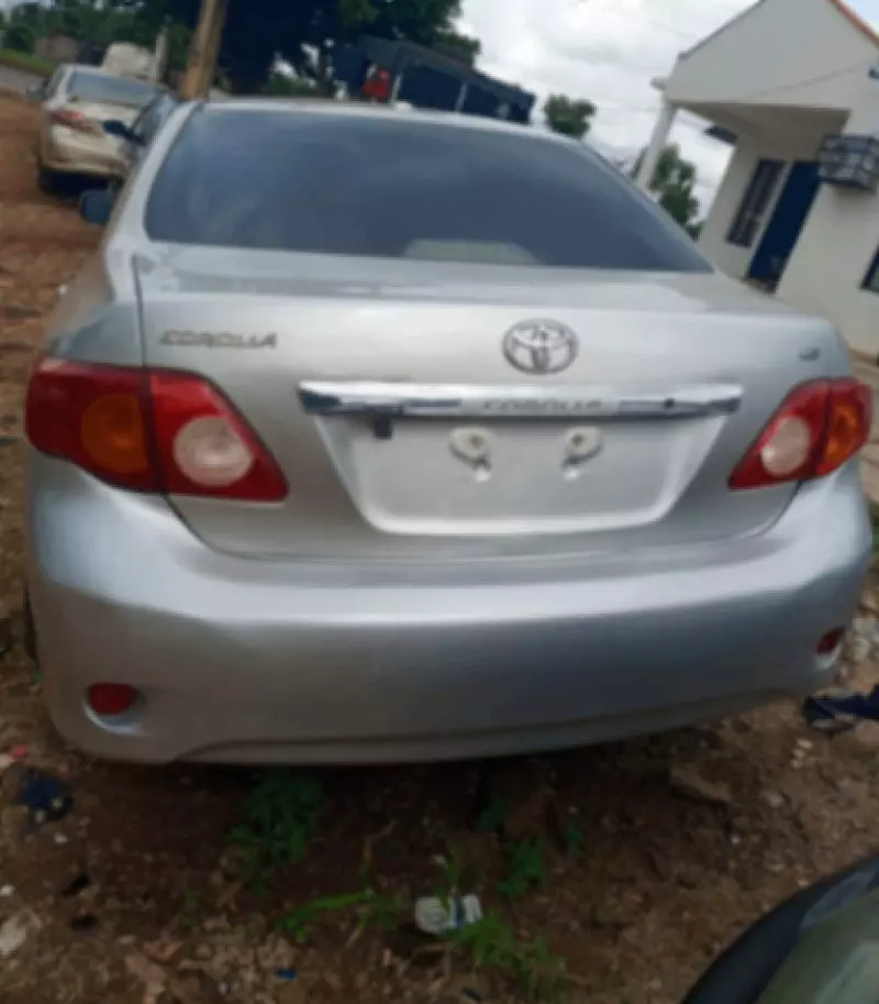 TOYOTA Corolla - 2009