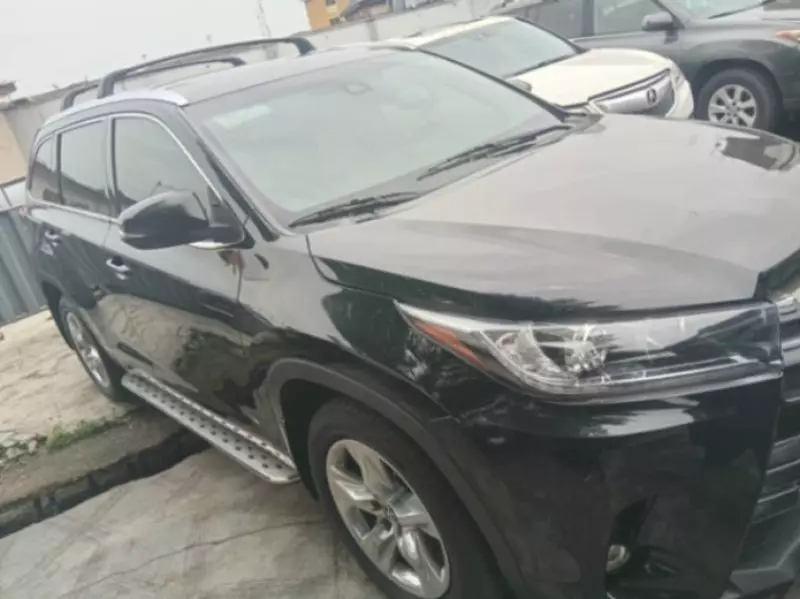 Toyota Highlander   - 2018