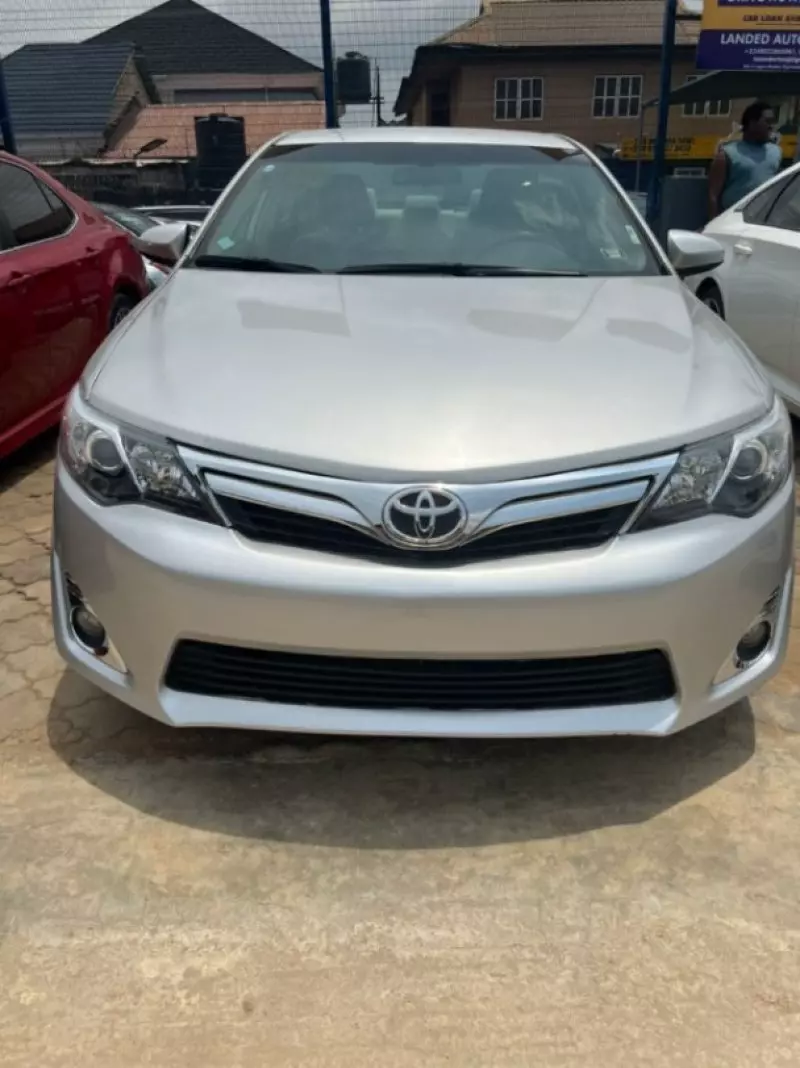 Toyota Camry   - 2013
