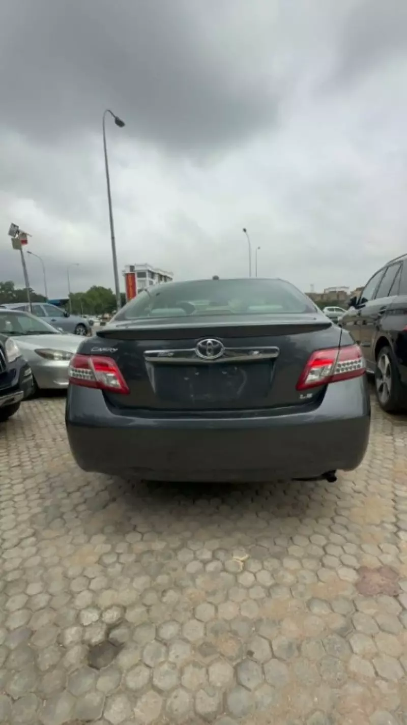 TOYOTA Camry   - 2010