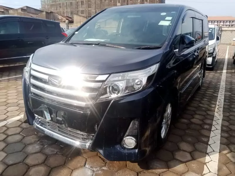 TOYOTA Noah   - 2016
