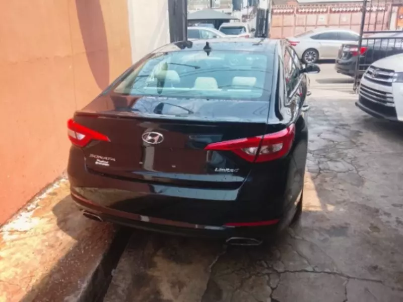 Hyundai Sonata   - 2015