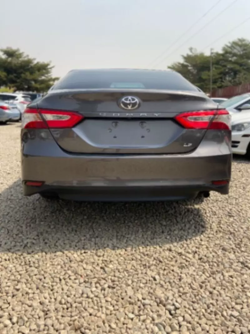 TOYOTA Camry - 2018