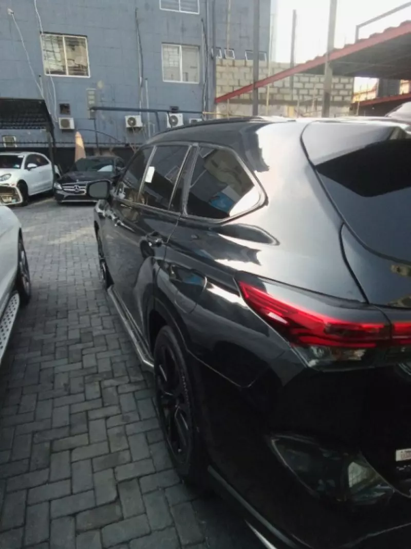 Toyota Highlander   - 2023