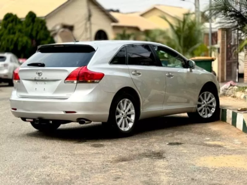 Toyota Venza   - 2010