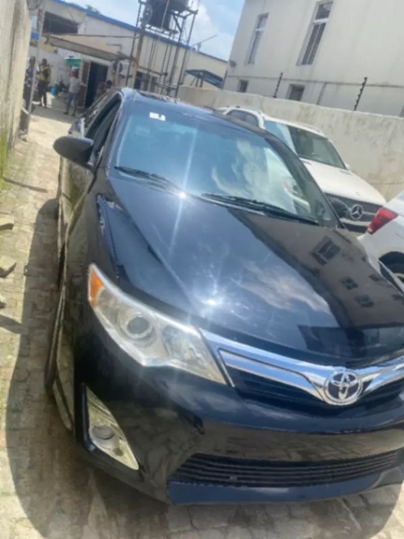 Toyota Camry   - 2012