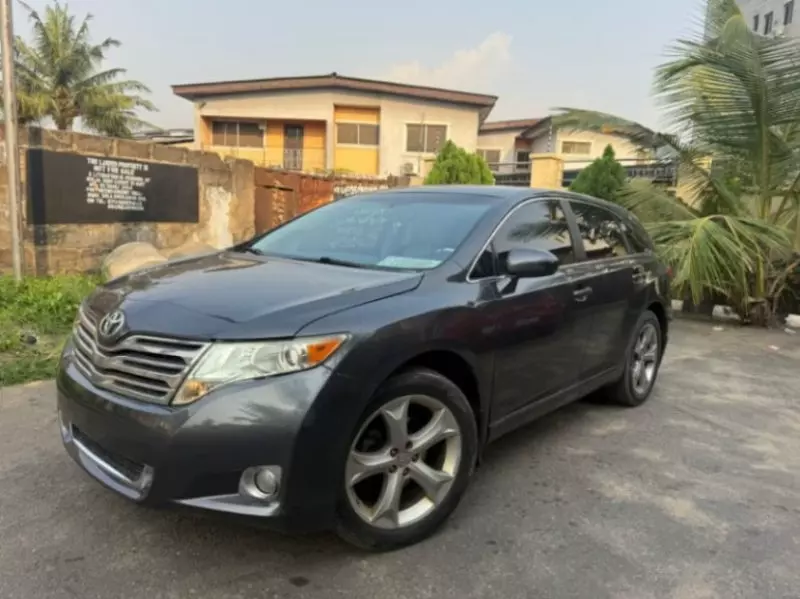 Toyota Venza   - 2011