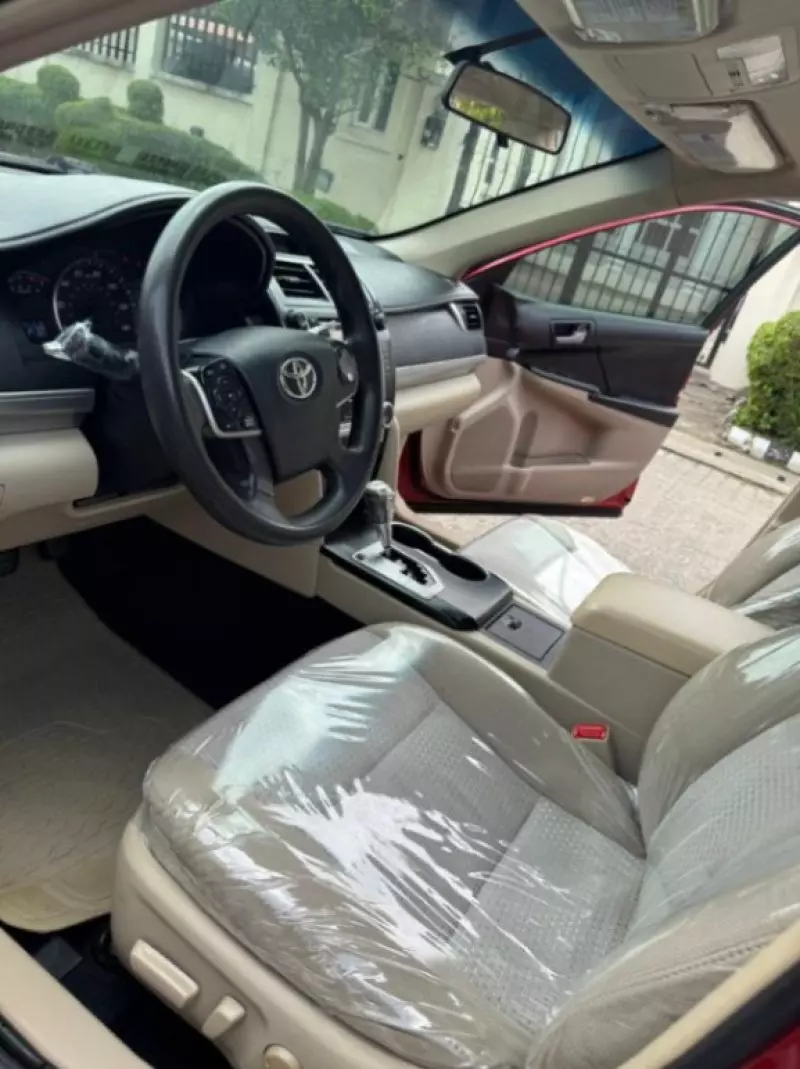 Toyota Camry   - 2013