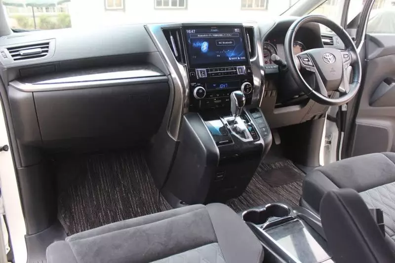 TOYOTA Vellfire    - 2019