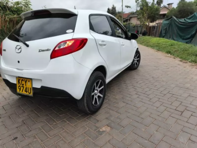 Mazda Demio    - 2012