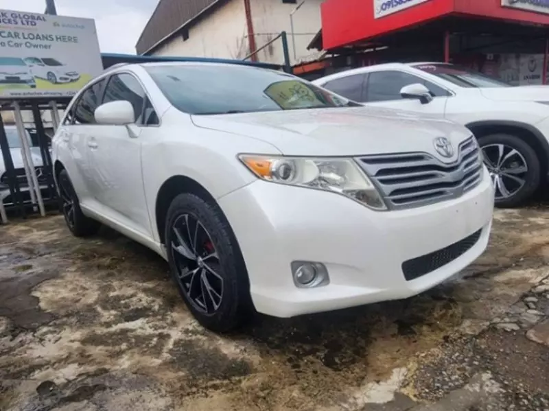 TOYOTA Venza   - 2010
