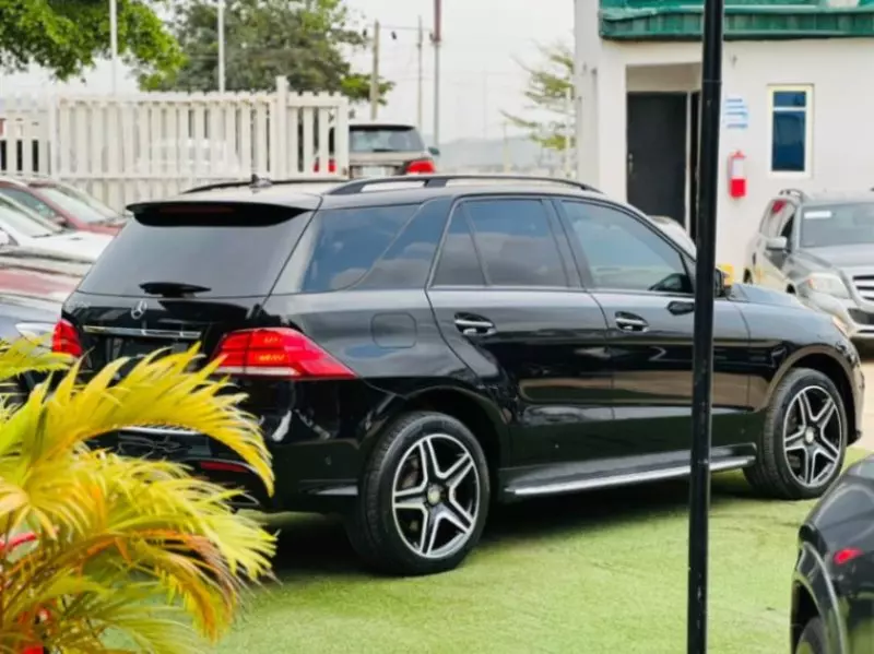 Mercedes-Benz GLE-Class   - 2016