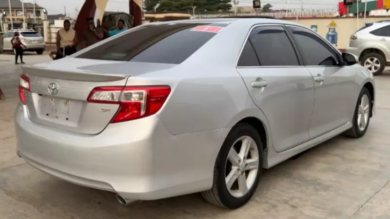 Toyota Camry - 2012