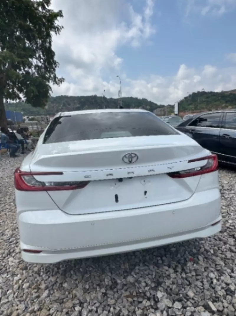 TOYOTA Camry   - 2025