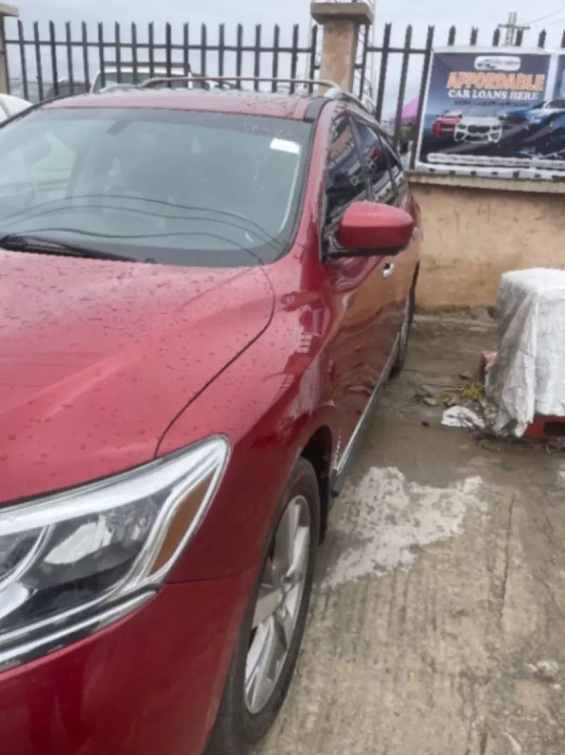 Nissan Pathfinder - 2014