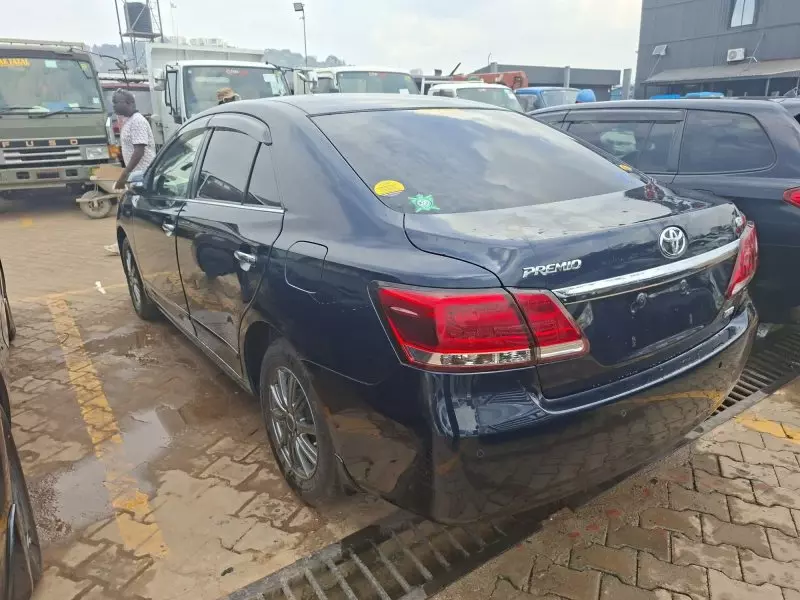 TOYOTA Premio    - 2017