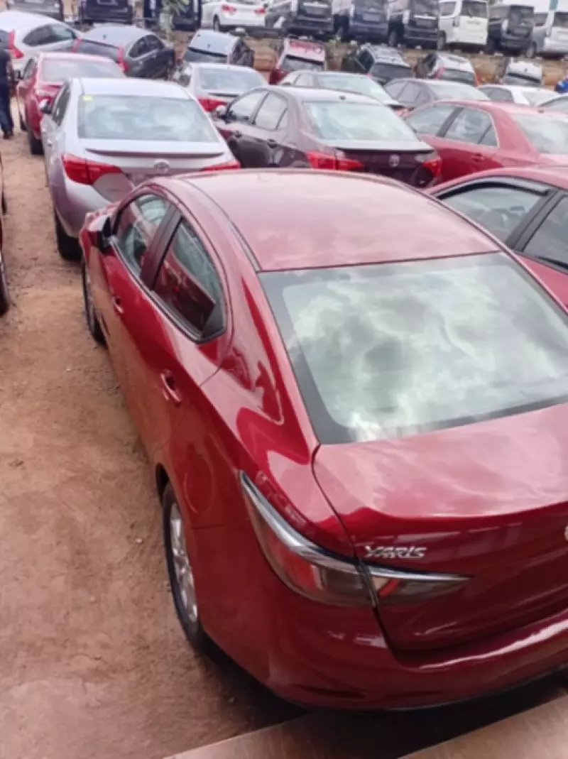 Toyota Yaris   - 2016