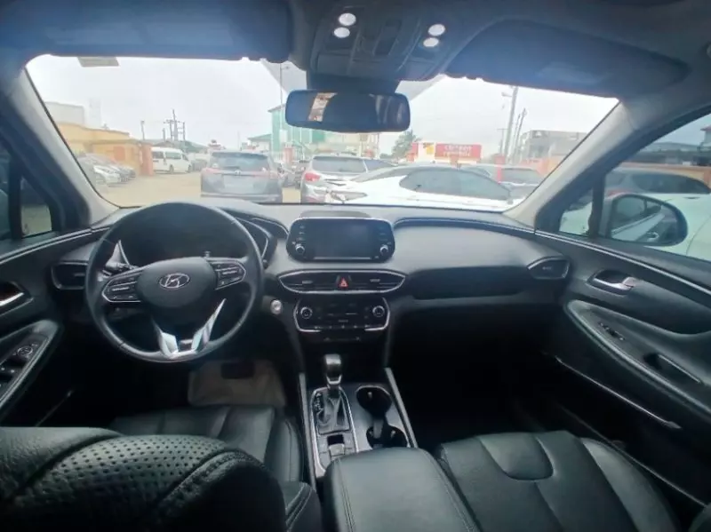 Hyundai Santa Fe   - 2020