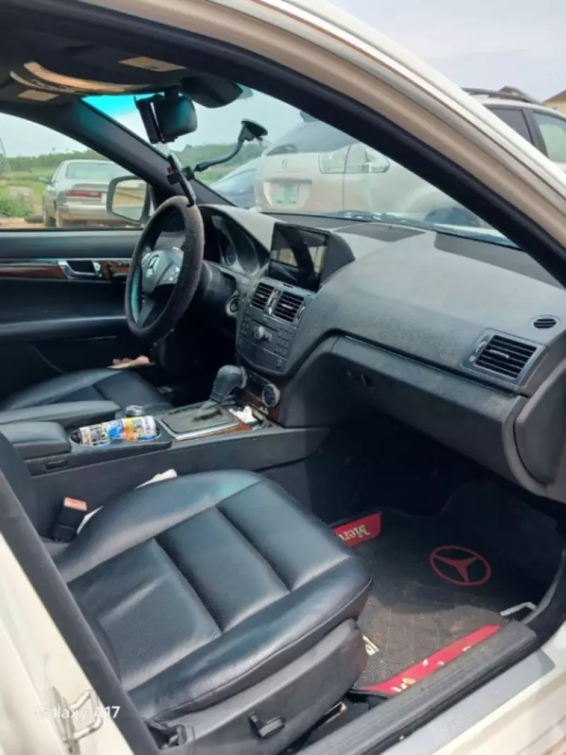 Mercedes-Benz C-Class   - 2009