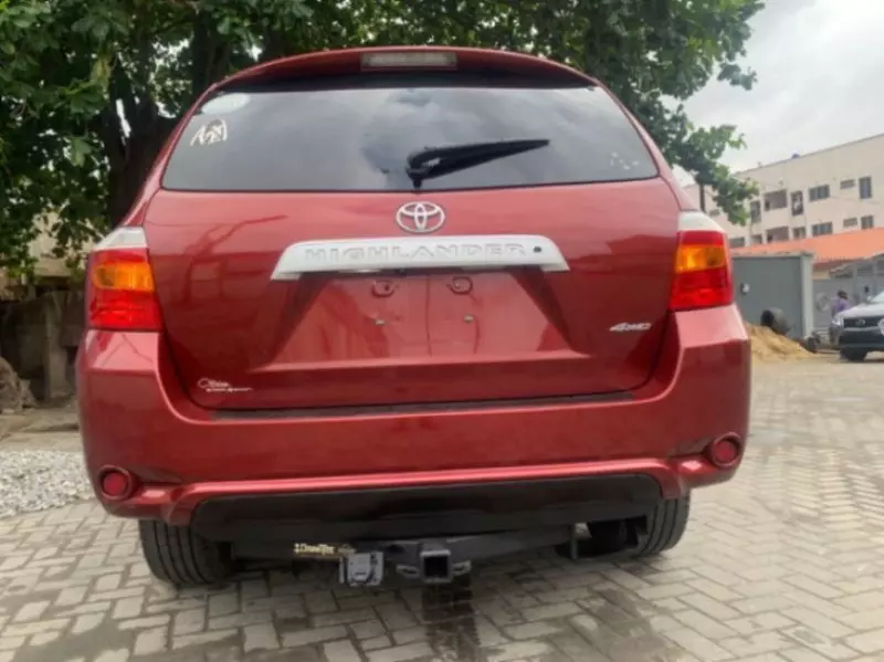 Toyota Highlander   - 2010