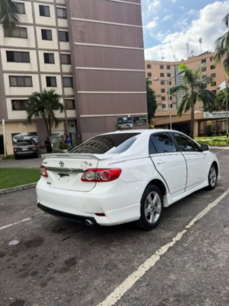 TOYOTA Corolla - 2012
